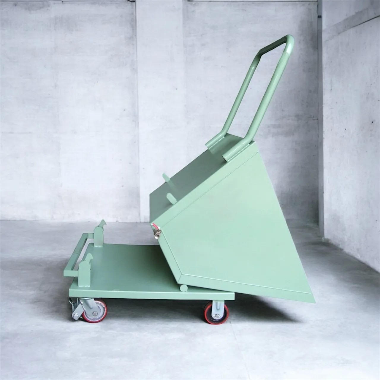 腳踏式前傾鐵屑車